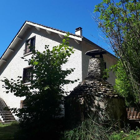 Location De Vacances A Gourdon En Bouriane 외부 사진