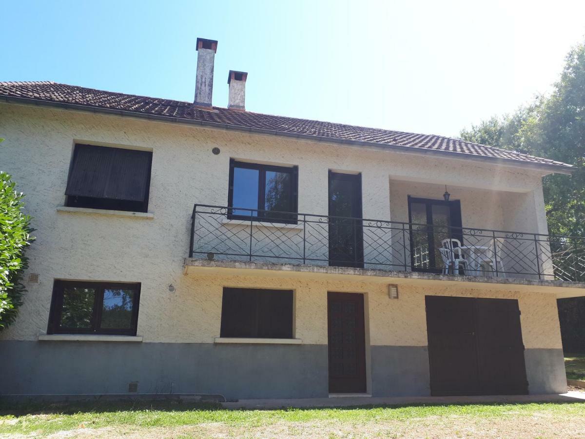 Location De Vacances A Gourdon En Bouriane 외부 사진