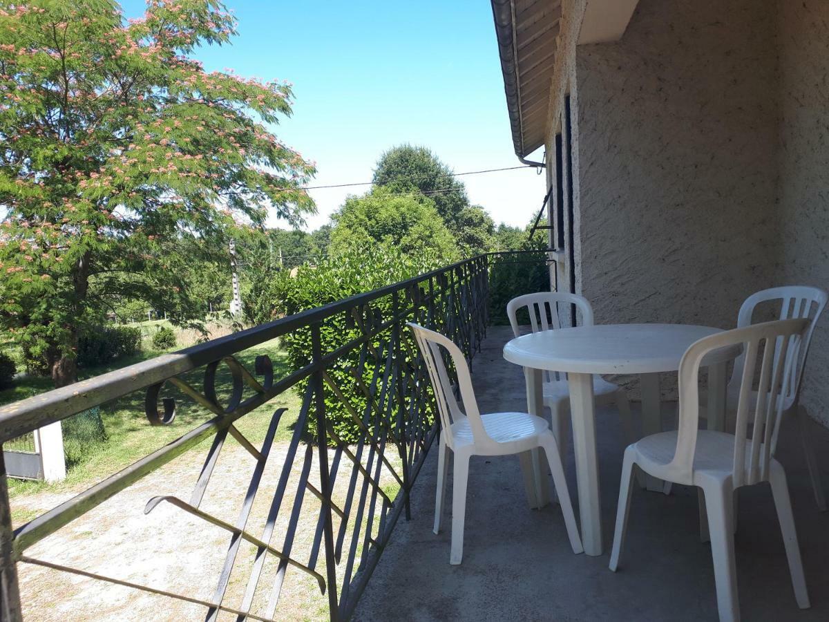 Location De Vacances A Gourdon En Bouriane 외부 사진